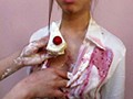 夕立で雨宿りをする女子校生の濡れたスケスケ乳首にムラムラして抱きついたらウブな女は拒めない