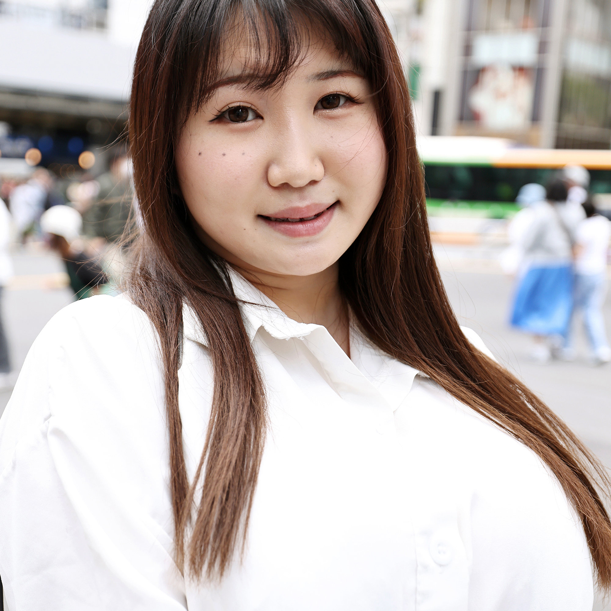 茜