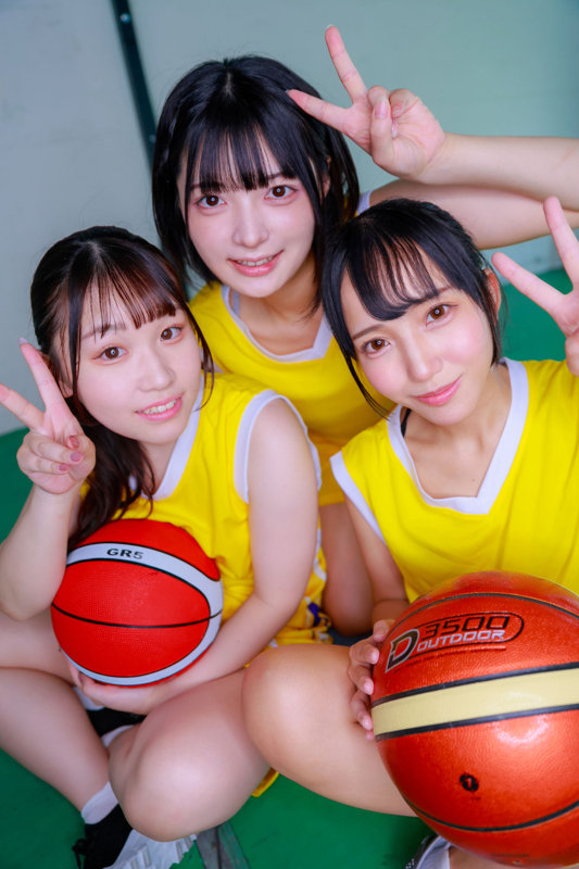 ゆみ＆おと＆まこ 電影シロウト deas040 サンプル画像1