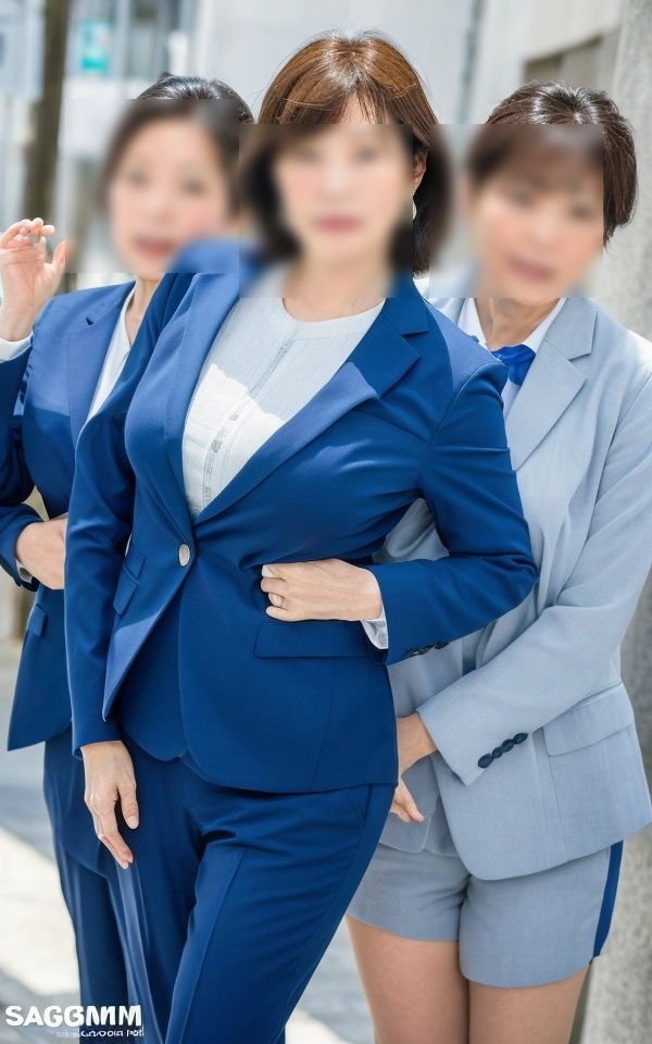 サンプル画像1:熟女政治家 海外視察in 沖縄 下着ビキニ大撮影会(女子マニア) [d_319740]