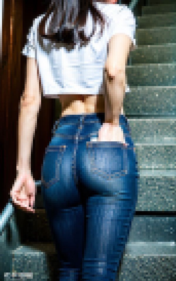 サンプル画像5:ピタパン巨尻(愛撫のキュレーション) [d_346479]