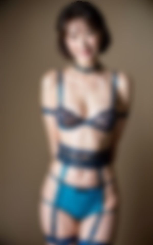 サンプル画像4:【母親】エッチなママのガーターベルト〜お乳いかがですか？200人〜(美熟女LAB) [d_356237]