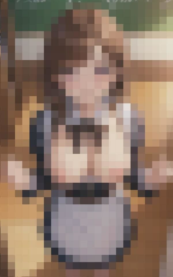 サンプル画像1:エプロン美女 お○ぱいポロリ(miracleAIラボ) [d_372470]