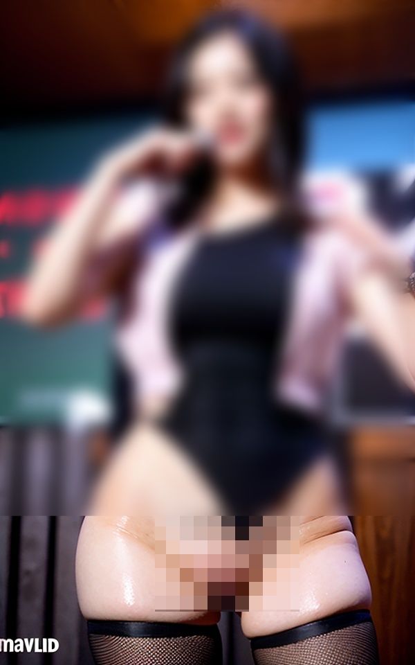 サンプル画像4:【破廉恥な演説】女性政治家が下半身露出で演説285人—勃起で発射寸前—(美魔女CLUB) [d_374390]