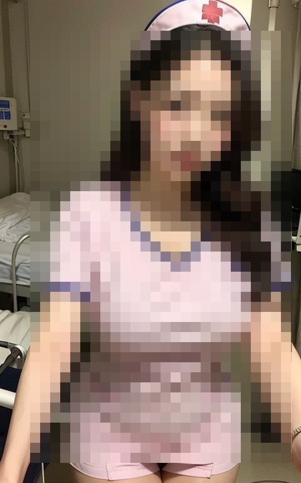 サンプル画像5:たまたま美人看護師が着替えしており目が合った瞬間メスになり誘われた(お供え) [d_401197]