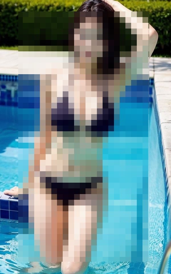 サンプル画像3:学校の先生と誰もいないプールで一緒にプール開きをした(OMOCYA) [d_404006]