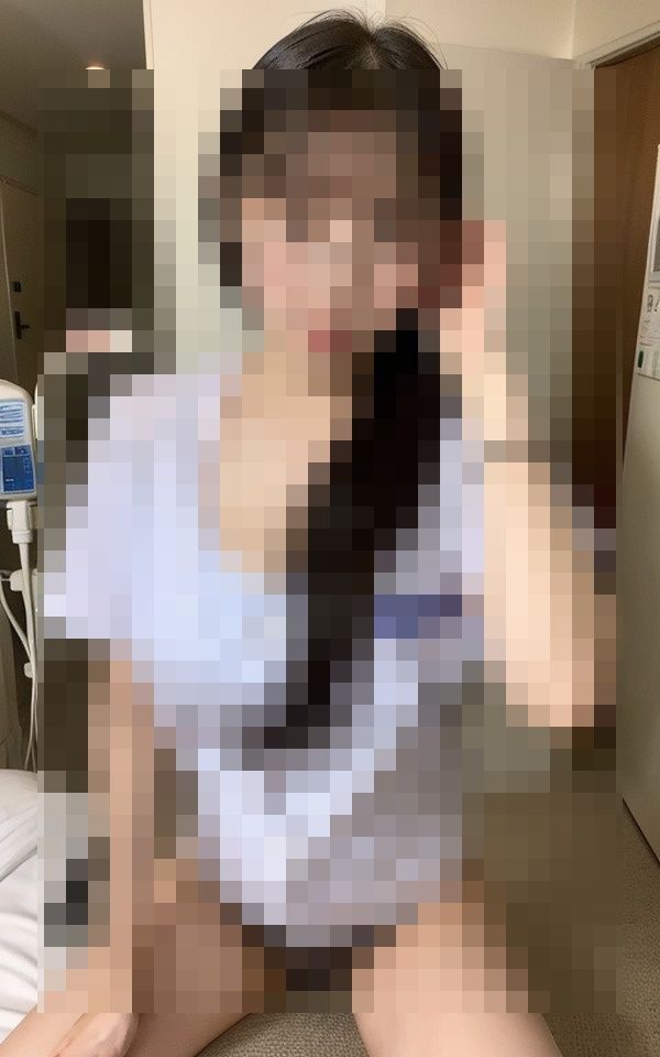 サンプル画像1:眼鏡を掛けている看護師はとても魅力的に見えエロい(HHH) [d_408377]