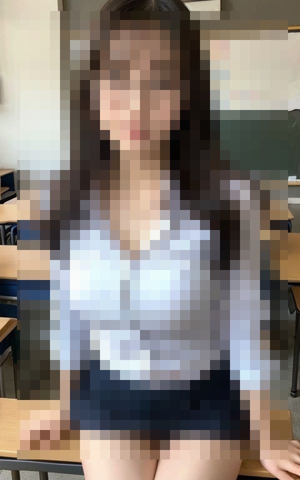 サンプル画像4:教育実習に来ている先生が保健の授業の時に脱いだ(玩具) [d_408809]