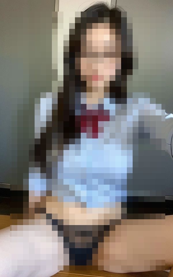 サンプル画像2:いつも厳しい美人な先生は見かけによらず浮気もする(お供え) [d_408811]