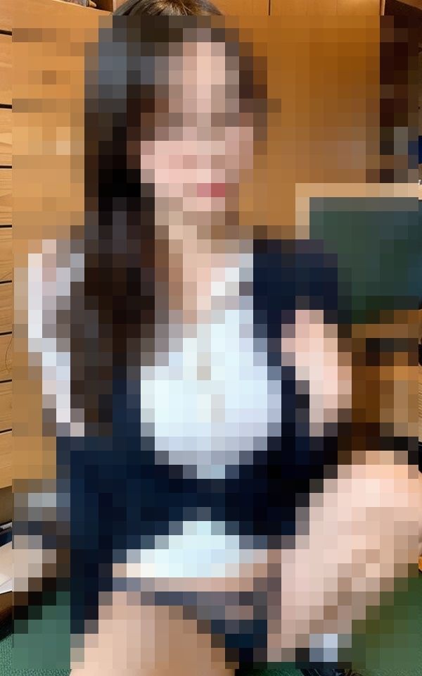 サンプル画像6:遠距離恋愛中の先生を保健室ベッドの上で押し倒して見た(完美) [d_409306]