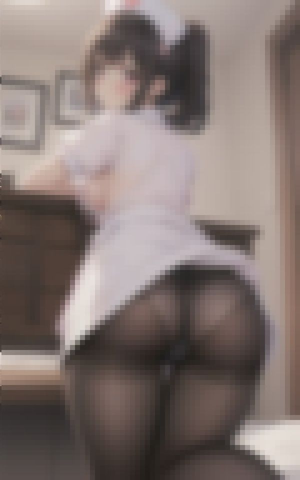 サンプル画像1:シーツ交換の度に見せつけれくる黒ストTバックの変態ナース(同人愛好会) [d_411939]