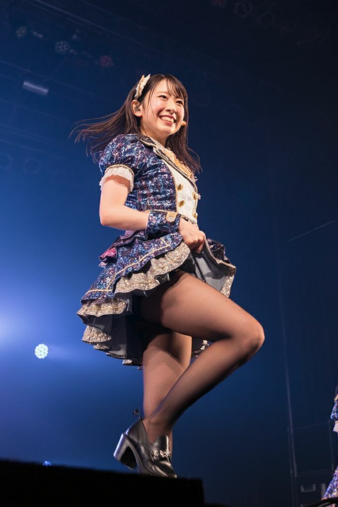 サンプル画像5:アイドルのスカートの中(もう限界) [d_450130]