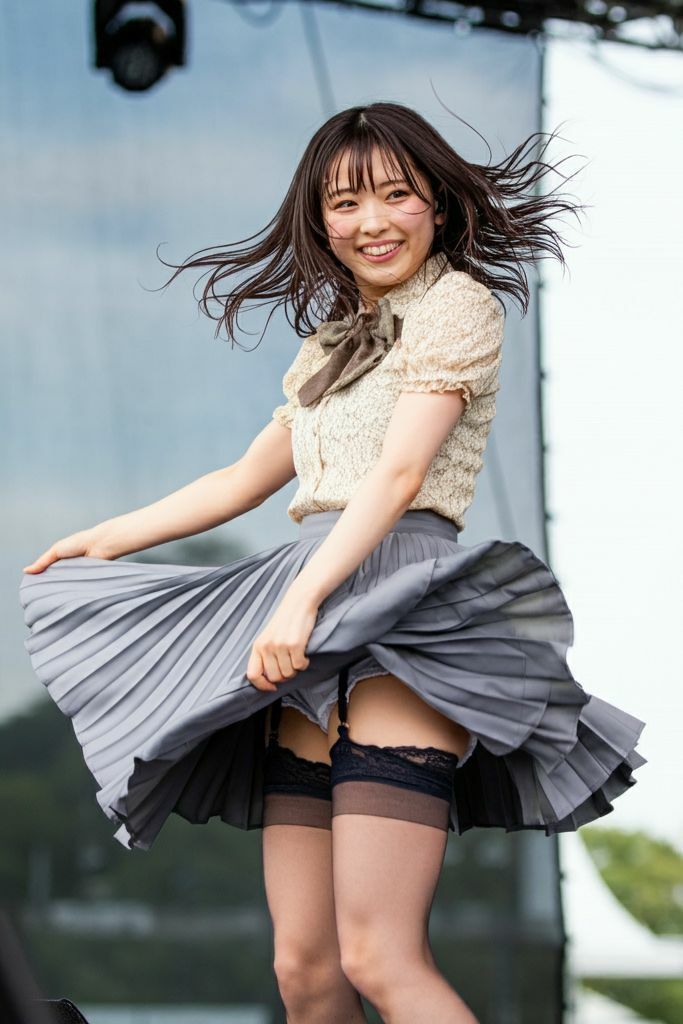 サンプル画像2:夏フェス(もう限界) [d_454877]