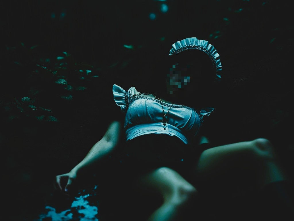 サンプル画像1:敗戦国のメイドの最期(もう限界) [d_487717]