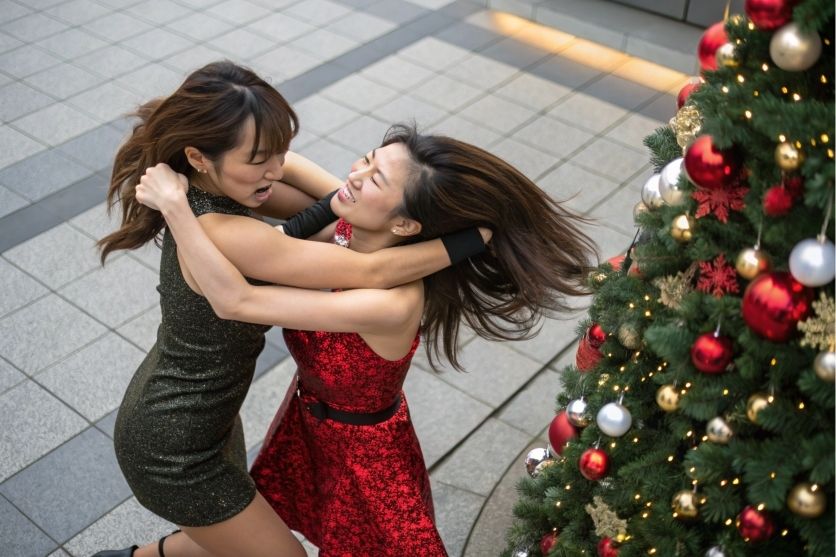 サンプル画像1:クリスマスの恋敵のキャットファイトAI画像  GIF1(CFAIC) [d_494724]