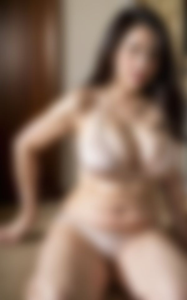 サンプル画像2:THE 熟女マニア〜童貞くん必見190人〜(美魔女CLUB) [d_495198]