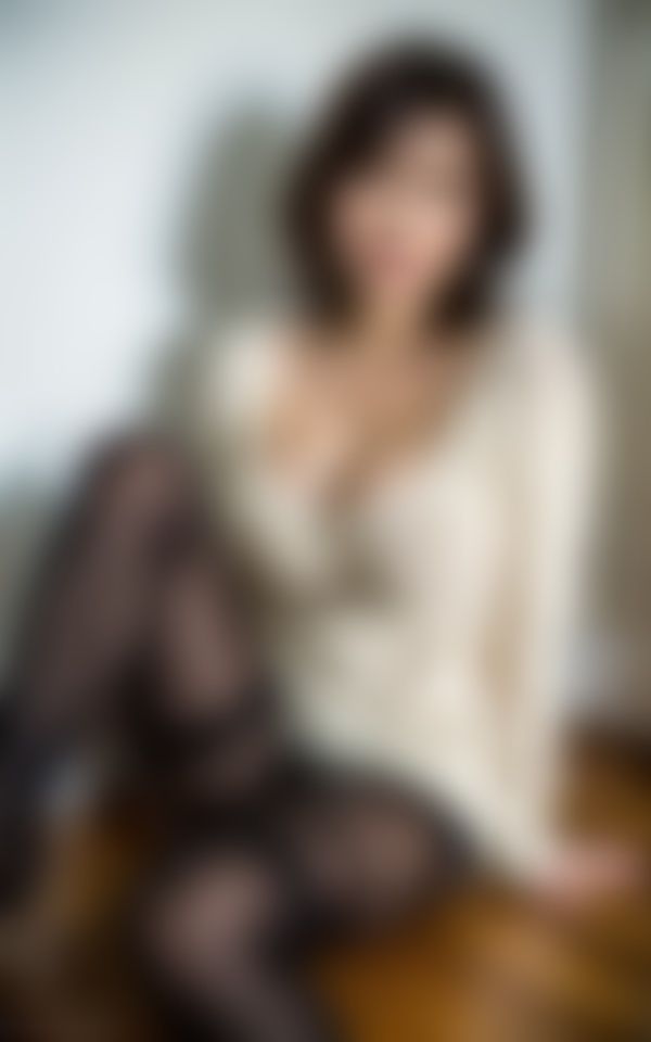 サンプル画像3:【童貞マニア】ニット熟女に下半身をイジメられたいですか？汗，，，(美魔女CLUB) [d_510161]