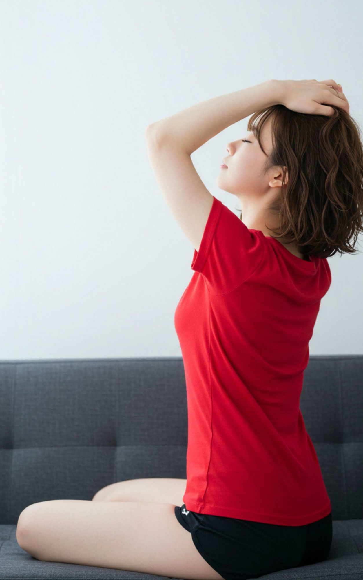 サンプル画像5:オフィスでストレッチ(ぼん) [d_510307]