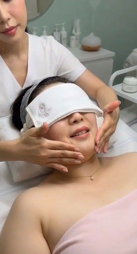 【AI生成】肉感爆揺れ熟女詰め合わせのサンプル画像 6