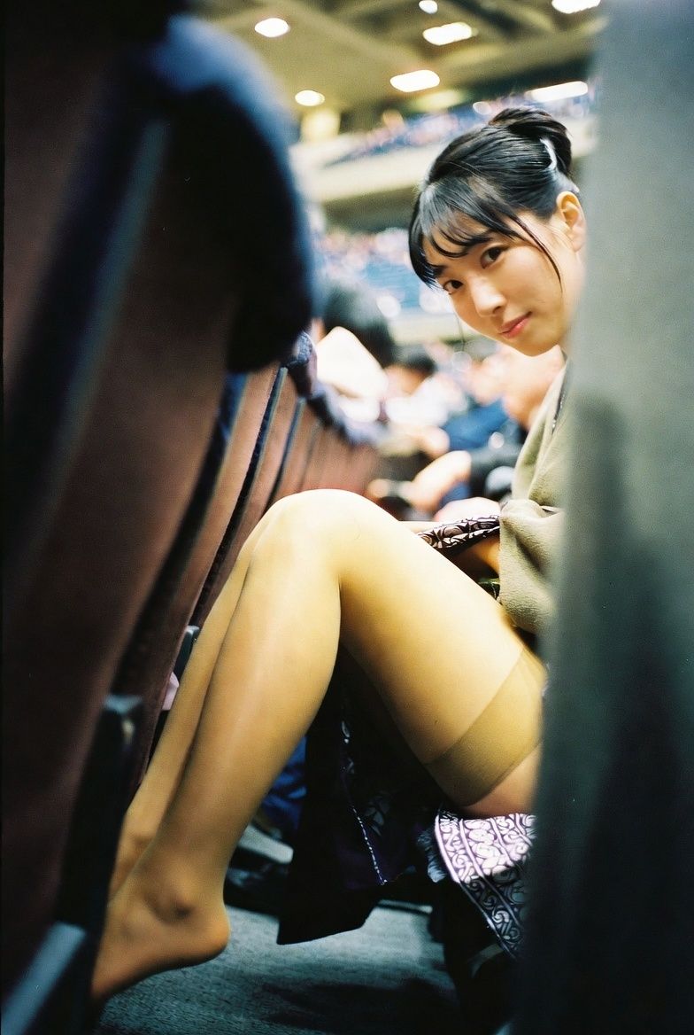 NZAI-006 興奮する観客席の太もも 〜後ろから・下から・横から覗くAI美女〜の画像8