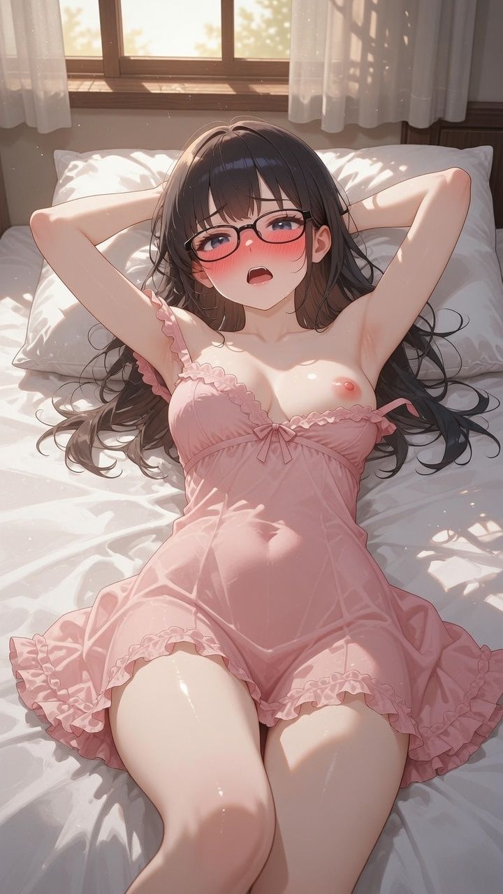 【メガネ女子×6種の下着】 普段は見せない彼女の無防備な着替え30Pのサンプル画像 1