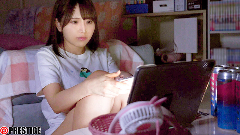 【FANZA限定】ニートな姫にもほどがある! 無職でヲタク、性欲溜まりまくりの干物美少女がチ●ポの快感を思い出しちゃった! 瀬緒凛 フォトカードと特典DVDセット 画像1