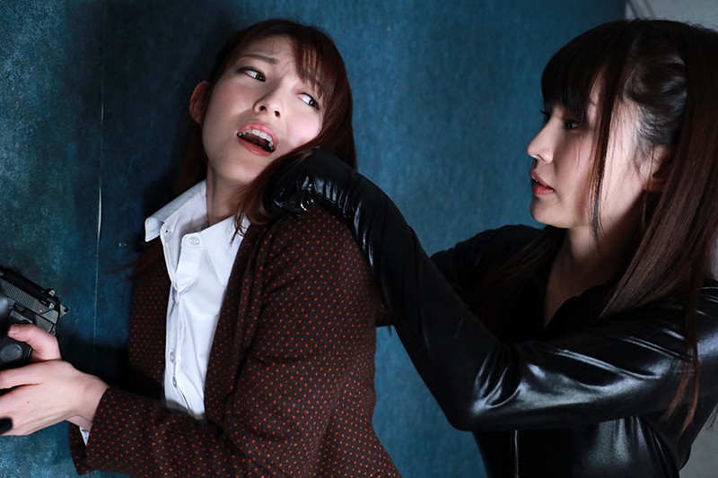 KUM-013 Undercover Female Detective 02