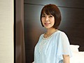 濃厚精子‘中ドピュ’ 人妻おま○こパニック！膣内暴発 気持ち良すぎて思わず出しちゃったよ…奥さんごめんね。戸惑いながら押し切られ中出しされた美人妻（ナンパ）12人4時間