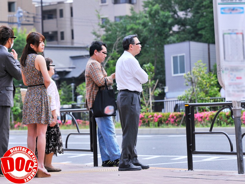 サンプル-敏感人妻バス痴● 人妻は、迫る快感を拒めない…。