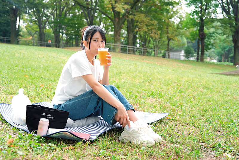 飲酒無防備女子8名と中出しSEXしまくり。酔いどれ 最強エロカワスケベ女子の無許可マ●コ生ハメ中出し映像4時間 画像1