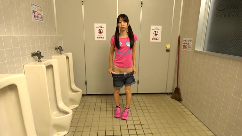 日焼け美少女トイレ猥褻記録映像 画像1