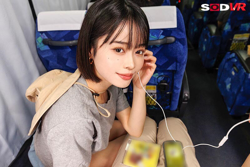 【VR】【8K】【フェス帰り×夜行バス】ライブで意気投合した小悪魔美少女にゼロ距離密着ささやきされ続けた山梨→新宿間 MINAMO 7枚目