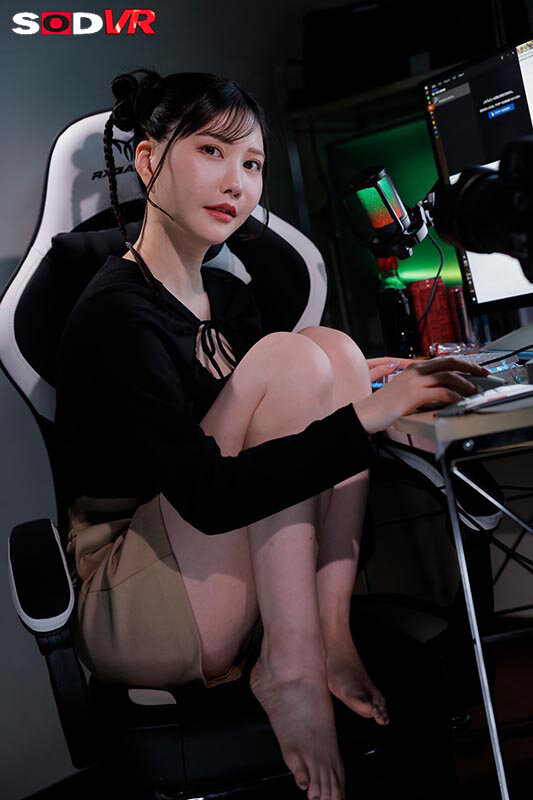 【VR】【8K】配信者藍芽さんにビ●ツを大量に投げていたらDMからのオフパコセックスに~! 藍芽みずき 画像3