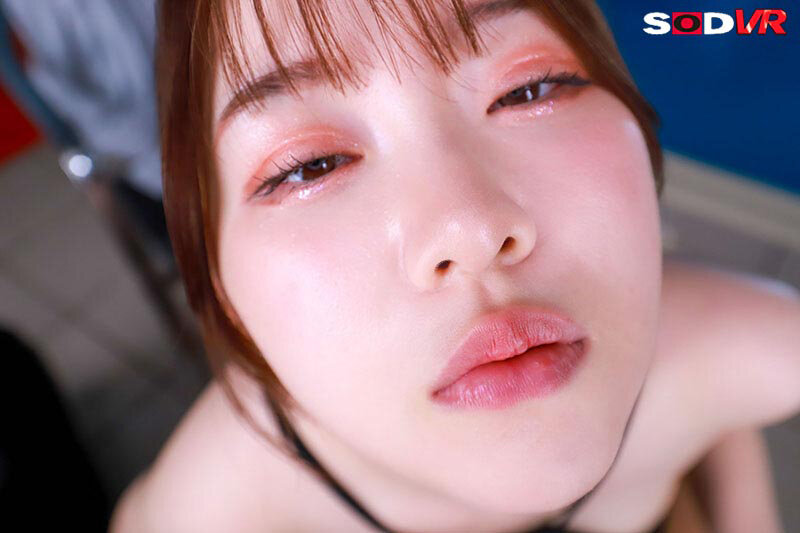 【VR】【8K】ナイトプール巨乳GAL×ビキニ水着マニアックス 彼女の友達のS級モデル豊満スタイルBODYで密着挑発逆NTR 丸最レア 画像5