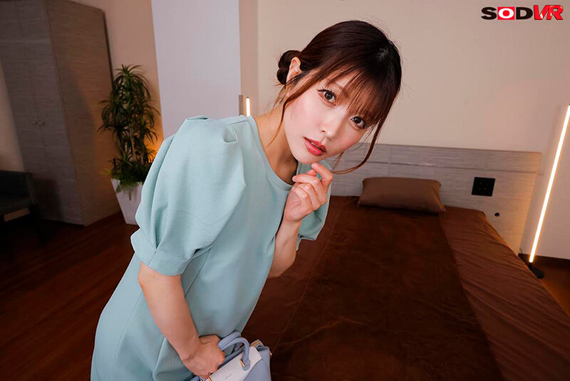 【VR】【8K】バレたら人生終了?!性感エステで副業している僕…来店したのはいつも無自覚に誘惑してくるデカ尻上司 新村あかり 画像13