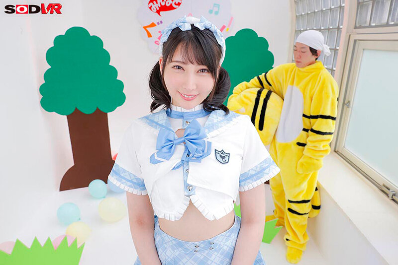 【VR】【8K】(追跡視点)うたのおねえさんの楽屋に潜入して強●VR 夏目響 2枚目