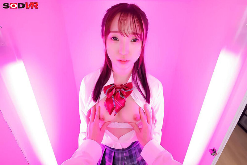 【VR】【8K】人間がドールに?!注文したら委員長は突如消えて、箱入りドールとして家に届いた 雅子りな 画像10