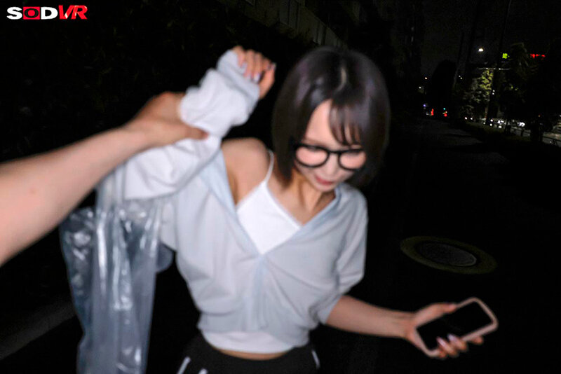 【VR】【8K】【追跡視点】深夜、コンビニで見かけた無防備スレンダー女子を追跡姦。 自宅に押し入りレ×プVR 画像6