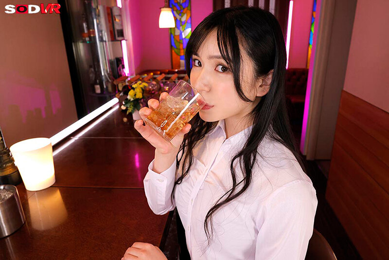 【VR】【8K】クソむかつくバリキャリ女上司を立場逆転で完全拘束状態！屈辱の下剋上SM調教で絶頂開発で鬼イカセ！！！ 塩見彩 画像4