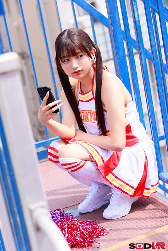 【VR】【8K】芸能人気取りで補欠部員を見下す性悪チアガールに、慰み者としての立場を理解らせる。 北岡果林 4枚目