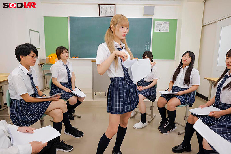 【VR】【8K】舞台『裸の女王様』主演:美澄玲衣 ウチのクラスの出し物は、生意気一軍女子の理解らせストリップ劇 画像5