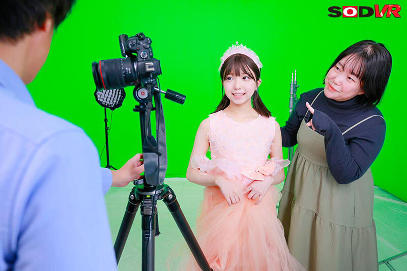 サンプル-【VR】ひなちゃん、●歳の誕生日おめでとう！写真スタジオにお祝いでドレス 撮影をしに来た●女を試着室で悪戯してついでに初貫通。