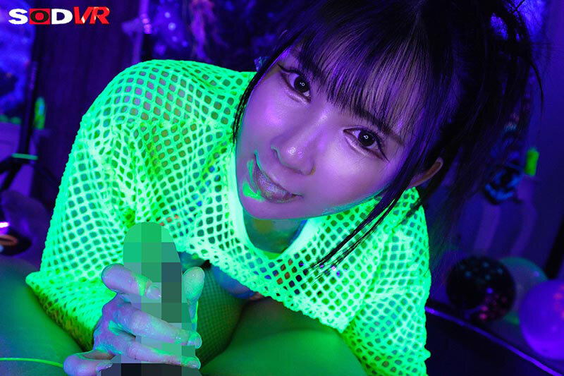 【VR】【8K】BLACK LIGHT LOTION SEX 【ブラックライトローションセックス】 ハイクオリティVR・8KVR ★0 シーン6