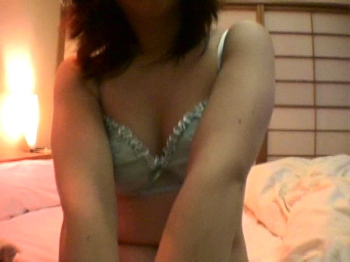 新・奥さんシリーズ［03］ 奥さん、今ここでセックスしてみる？_8