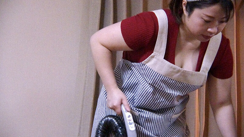 人妻家政婦 service02 画像1
