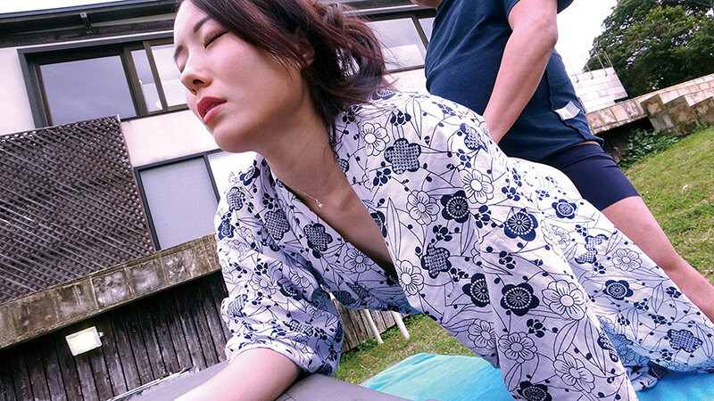 AV監督場外決戦 人妻争奪バトル IN 貸別荘 画像17