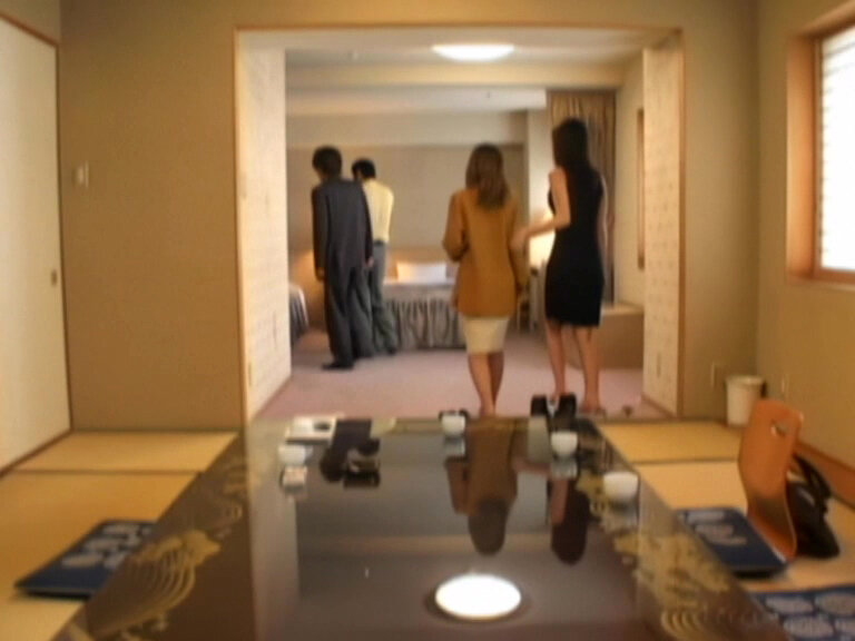 スワップ・マニア 相互鑑賞の人妻たち サンプル画像。海賊版サイトの閲覧は個人情報の漏えいや法的リスクにつながる可能性があります。 MissAV, 123AV, AV01, TKTube, njav, e-hentai, hitomi, SpangBang, raw などの違法サイトには近づかず、 公式のFANZAからの購入・視聴をおすすめします。