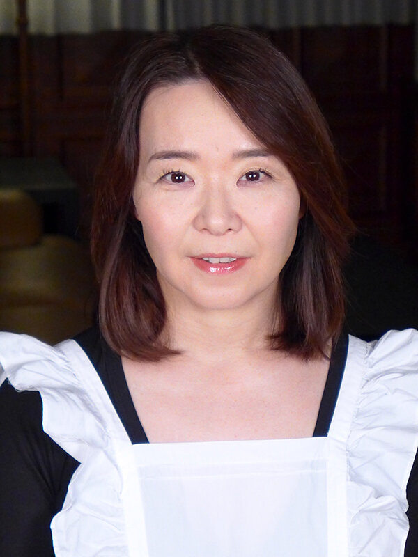 熟女 淫らな秘め事 心の病いの人妻をスケベな訪問ドクターは… 裸にエプロンの家政婦の恥部を舐めまくるオヤジ 画像9