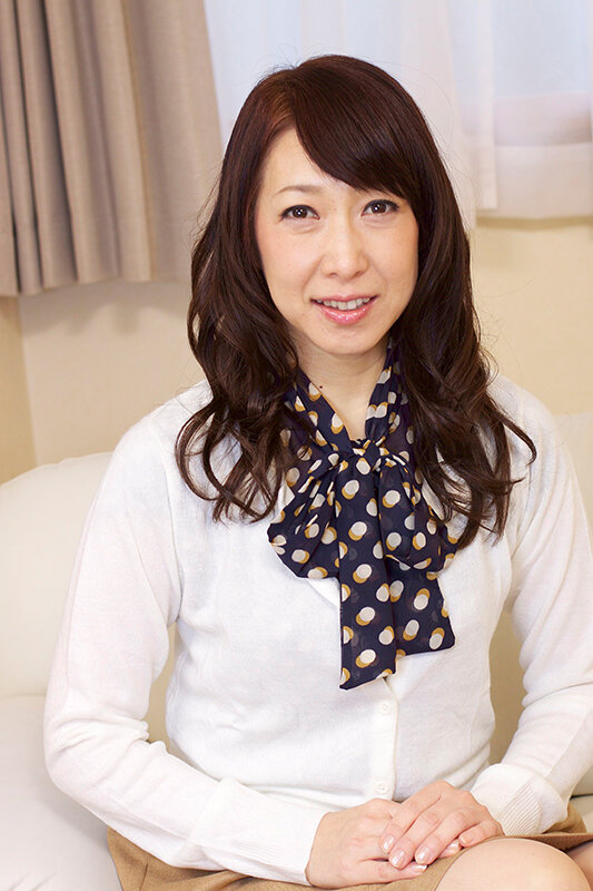 辱められて汁が溢れ出す熟妻 厳選15人4時間 「もっと見て〜!」 画像7