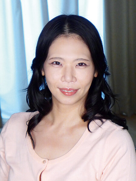 熟女 秘密の午後 大家の奥さんの美乳に欲情したアパートに住む男は… 離婚したい妻は訪問営業男の肉棒にムシャブリつき… 画像2